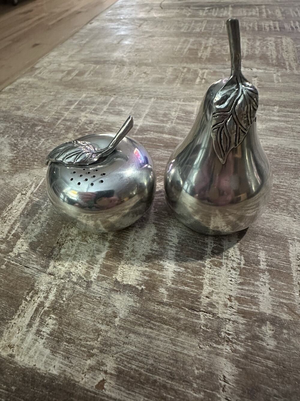 Kirk Stieff Pewter Apple & Pear Salt And Pepper Shakers Set Vintage